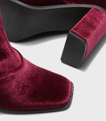 Kath Burgundy Block Heel Boots With Zip